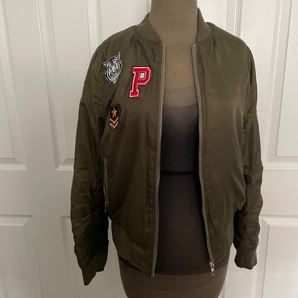 Dark green bomber jacket with patches - Picture 2 of 4